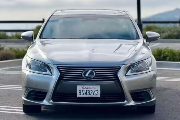 2017 Lexus LS 460 L — photo 2