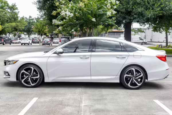 2020 Honda Accord 2.0T Sport — photo 3