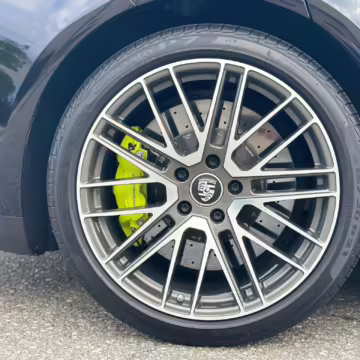 2023 Porsche Panamera Turbo S E-Hybrid — photo 7