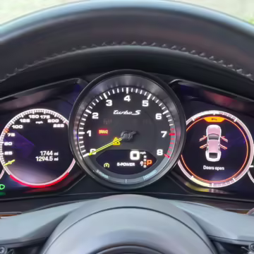 2023 Porsche Panamera Turbo S E-Hybrid — photo 35