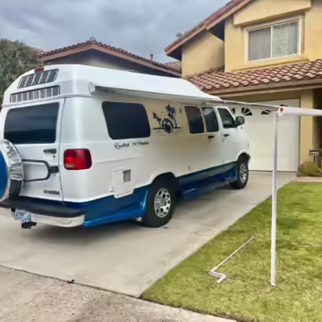 2000 Dodge Ram Van B3500 — photo 3