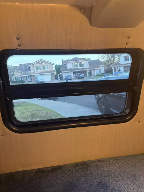 2000 Dodge Ram Van B3500 — photo 31