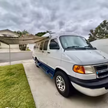 2000 Dodge Ram Van B3500 — photo 8
