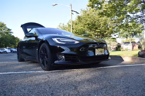 2017 Tesla Model S 75D — photo 54