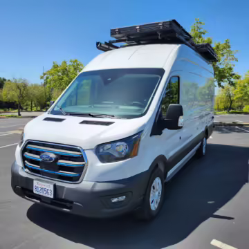 2022 Ford E-Transit 350 — photo 21