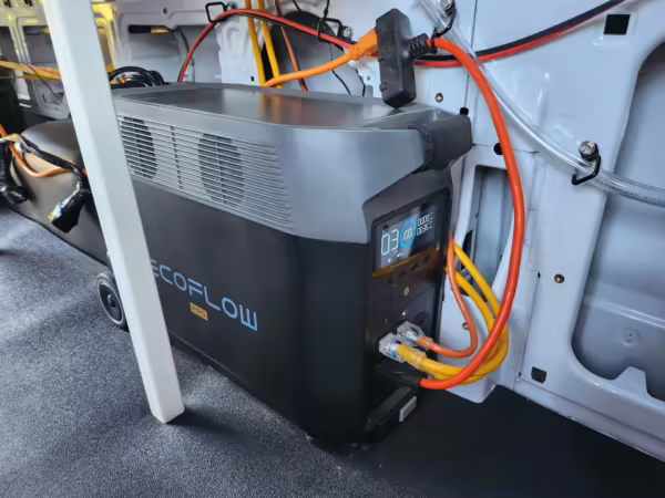 2022 Ford E-Transit 350 — photo 63