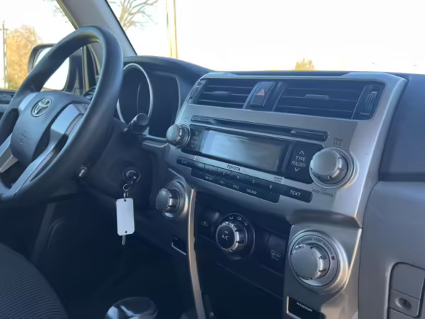 2011 Toyota 4Runner SR5 4×4 — photo 49