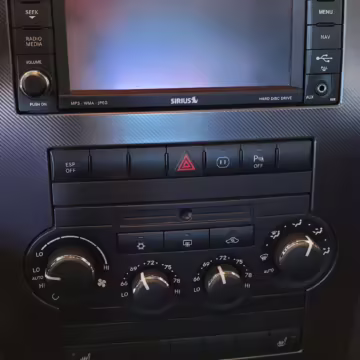 2009 Jeep Grand Cherokee SRT8 — photo 25