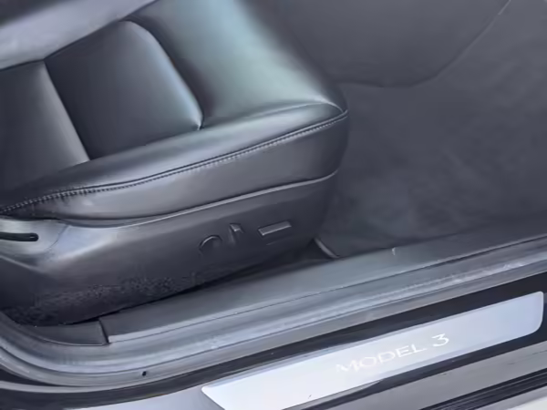 2018 Tesla Model 3 Long Range — photo 25