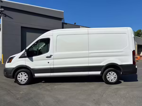2022 Ford E-Transit 350 — photo 5