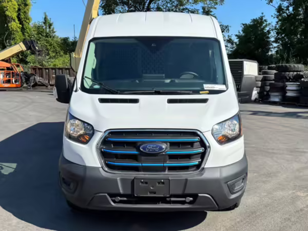 2022 Ford E-Transit 350 — photo 7