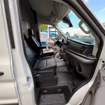 2022 Ford E-Transit 350 — photo 22