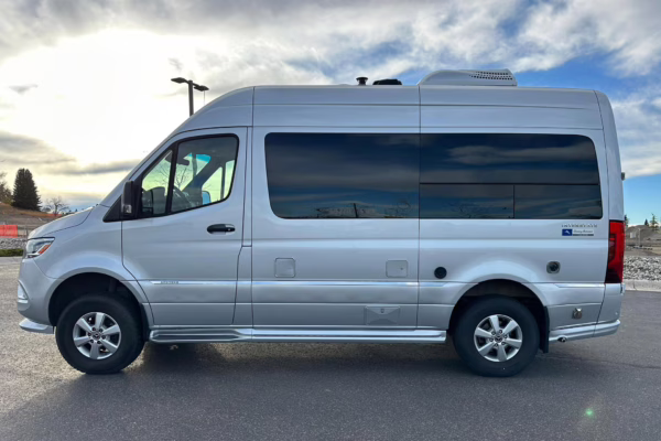 2021 Mercedes-Benz Sprinter 2500 Airstream Interstate 19 Tommy Bahama Edition 4×4 — photo 3