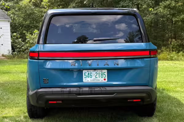 2025 Rivian R1S Adventure Edition — photo 2