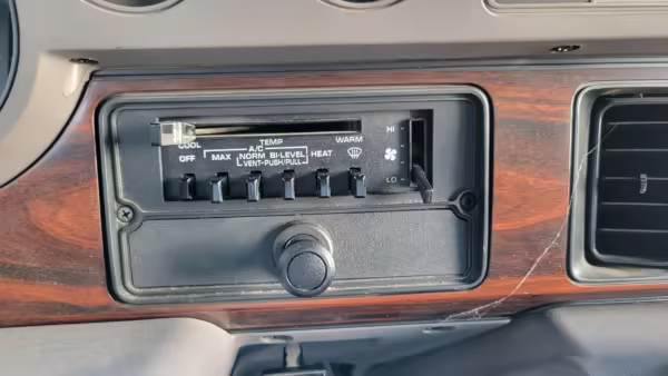 1996 Dodge Ram Van B3500 — photo 44