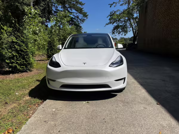 2022 Tesla Model Y Long Range AWD — photo 4