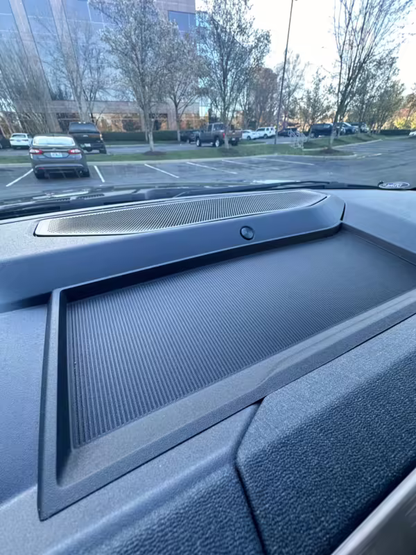 2022 Ford F-150 Lightning Lariat — photo 30