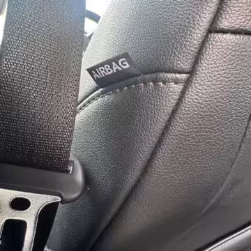 2022 Ford F-150 Lightning Lariat — photo 58