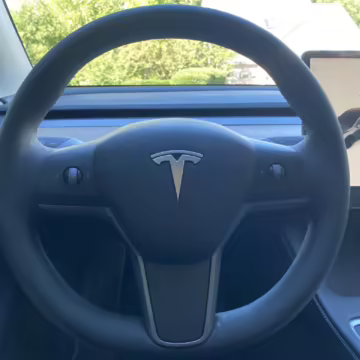 2022 Tesla Model Y Long Range AWD — photo 42