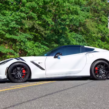 2015 Chevrolet Corvette Stingray Z51 Coupe — photo 6