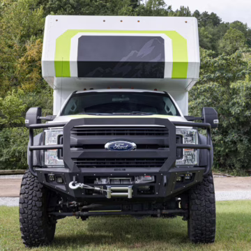 2017 Ford F-550 Super Duty XLT 4×4 Grid Camper — photo 3