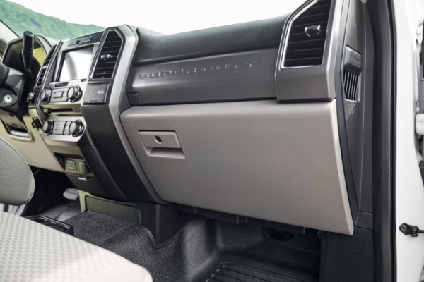 2017 Ford F-550 Super Duty XLT 4×4 Grid Camper — photo 74