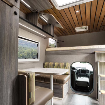 2017 Ford F-550 Super Duty XLT 4×4 Grid Camper — photo 75