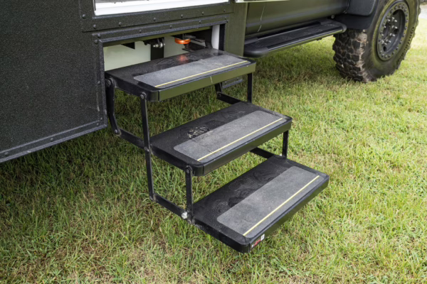 2017 Ford F-550 Super Duty XLT 4×4 Grid Camper — photo 18