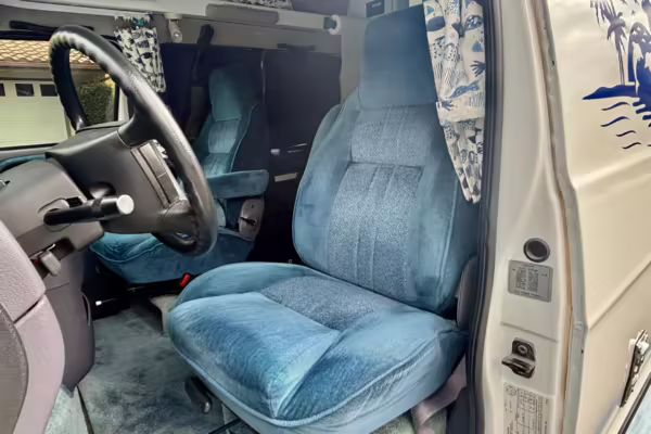 2000 Dodge Ram Van B3500 — photo 80