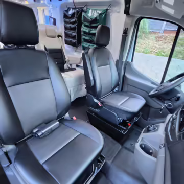 2022 Ford E-Transit 350 — photo 80