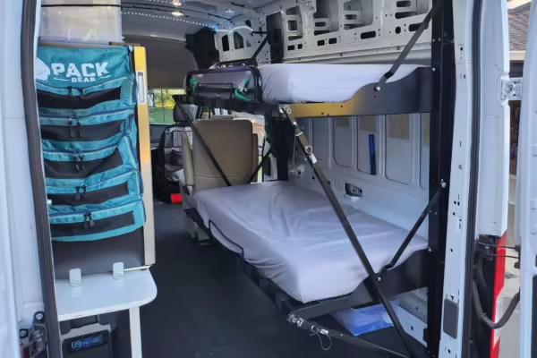 2022 Ford E-Transit 350 — photo 81