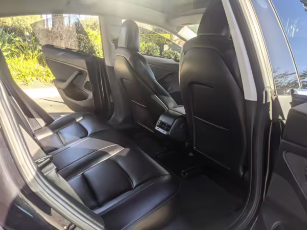 2018 Tesla Model 3 Long Range — photo 32
