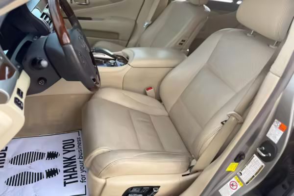 2017 Lexus LS 460 L — photo 31
