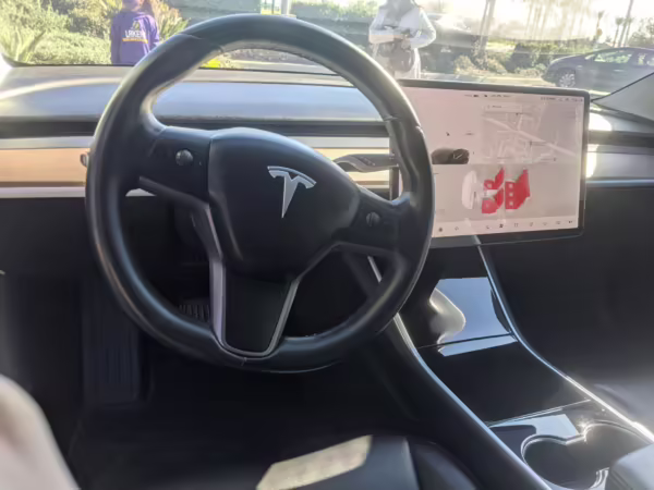 2018 Tesla Model 3 Long Range — photo 43