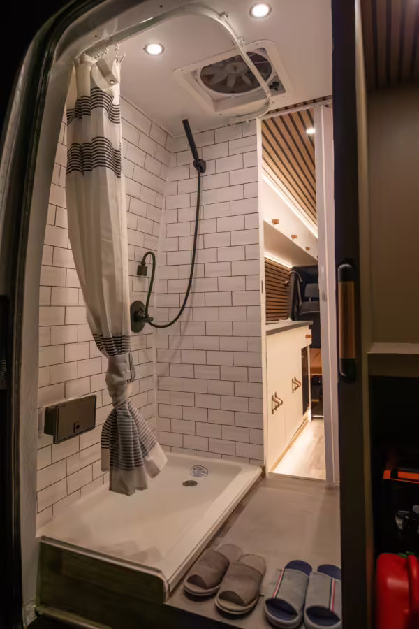 2021 Mercedes-Benz Sprinter 2500 — photo 30