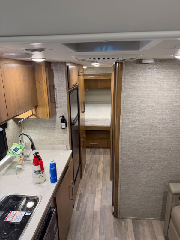 2020 Mercedes-Benz Sprinter 3500XD Tiffin Wayfarer 25QW Motorhome — photo 34