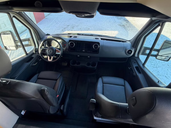 2020 Mercedes-Benz Sprinter 3500XD Tiffin Wayfarer 25QW Motorhome — photo 50