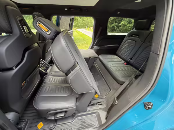 2025 Rivian R1S Adventure Edition — photo 45