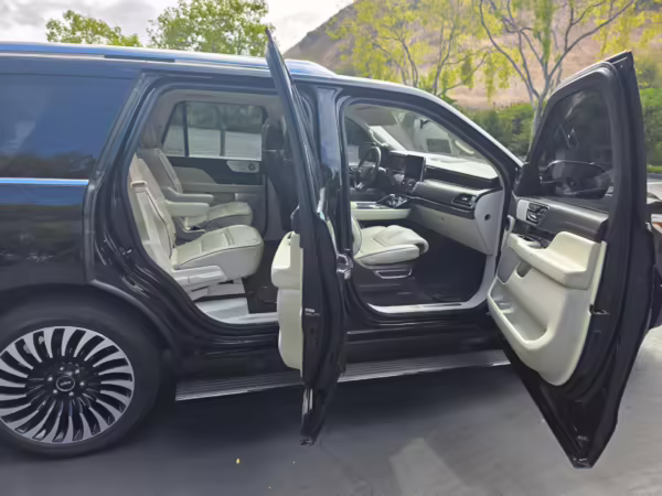 2018 Lincoln Navigator Black Label — photo 39