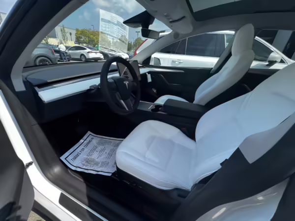 2022 Tesla Model Y Long Range AWD — photo 61