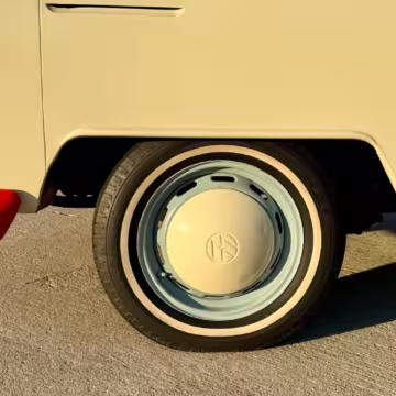 1975 Volkswagen Bus — photo 15