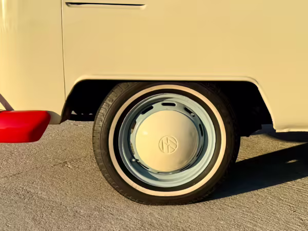 1975 Volkswagen Bus — photo 15