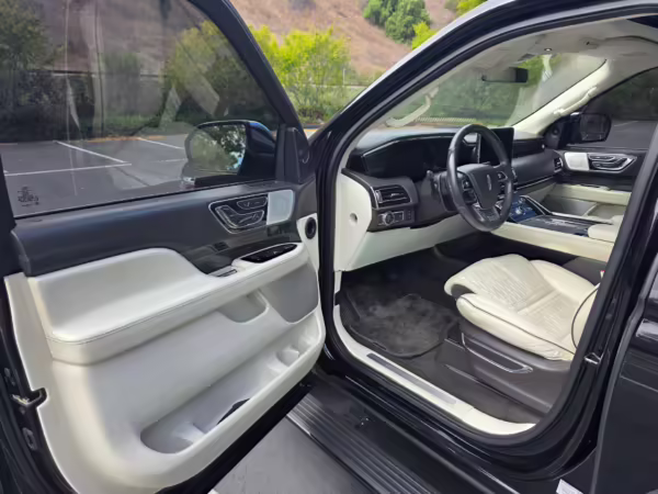 2018 Lincoln Navigator Black Label — photo 54