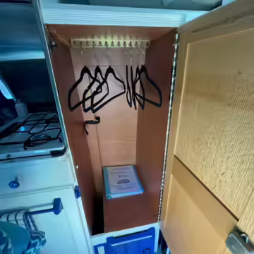 2000 Dodge Ram Van B3500 — photo 75