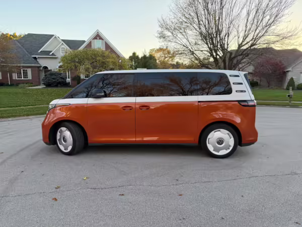 2025 Volkswagen ID. Buzz 1st Edition — photo 17
