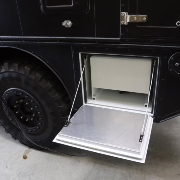 2017 Ford F-550 Super Duty XLT 4×4 Grid Camper — photo 38