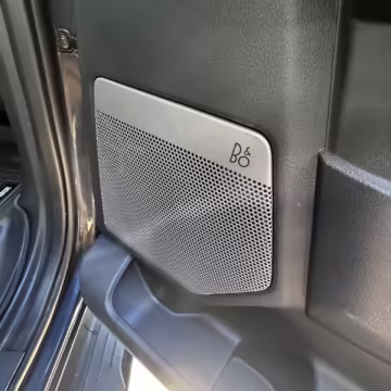 2022 Ford F-150 Lightning Lariat — photo 130