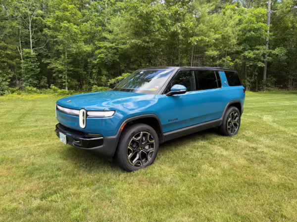 2025 Rivian R1S Adventure Edition — photo 20
