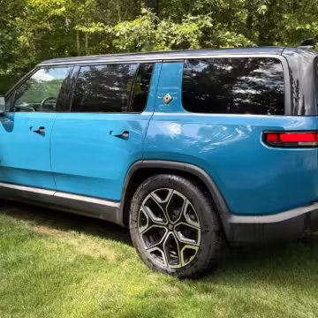 2025 Rivian R1S Adventure Edition — photo 15