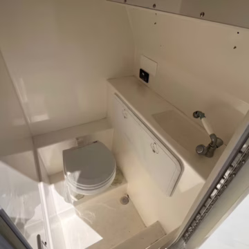 2008 Jefferson Yachts FS35 Sports Boat Twin Mercury Verado 2021 Trailer — photo 17